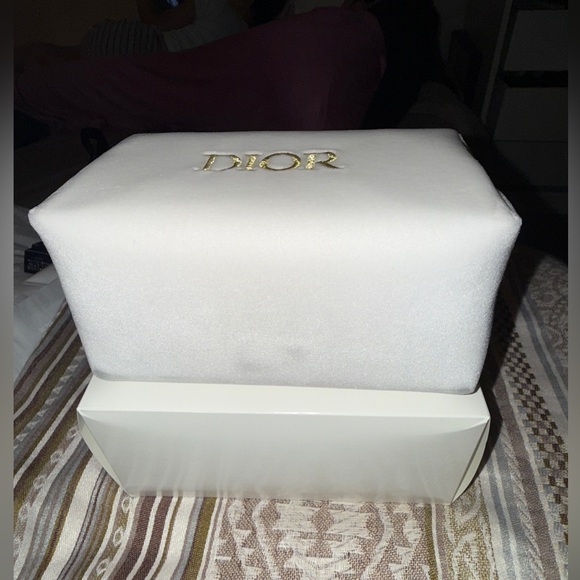 Dior Makeup Pouch NEW with box - Picture 7 of 10